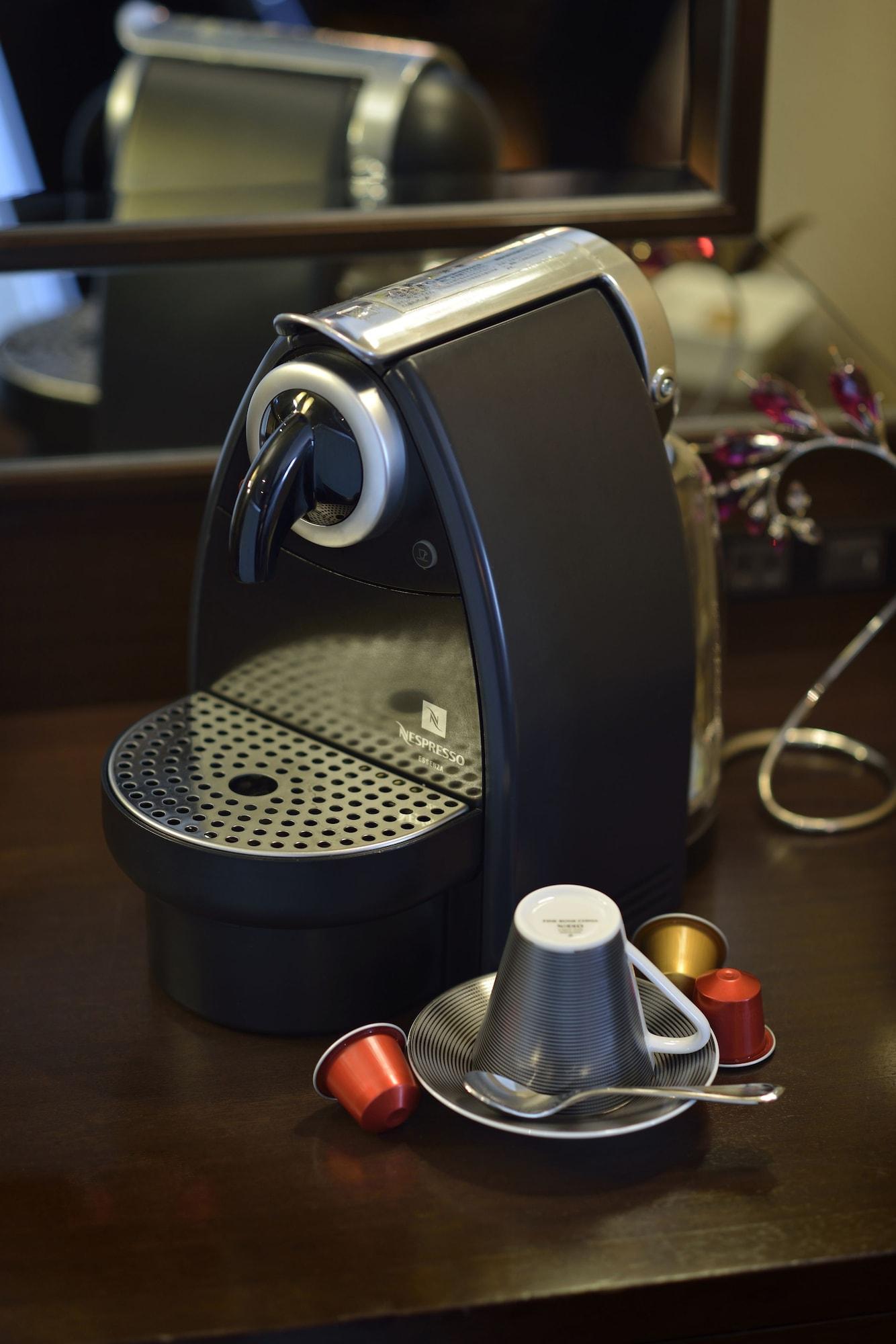 Hotel Granvia Κιότο Εξωτερικό φωτογραφία A Nespresso coffee machine